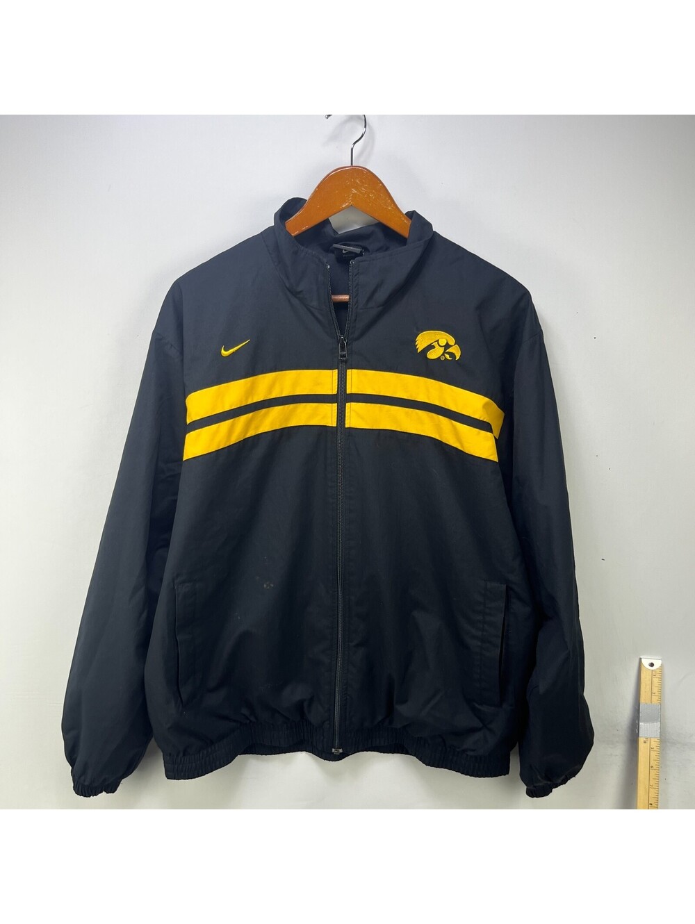 Vintage Nike Iowa Hawkeyes Black Windbreaker Jacket Large